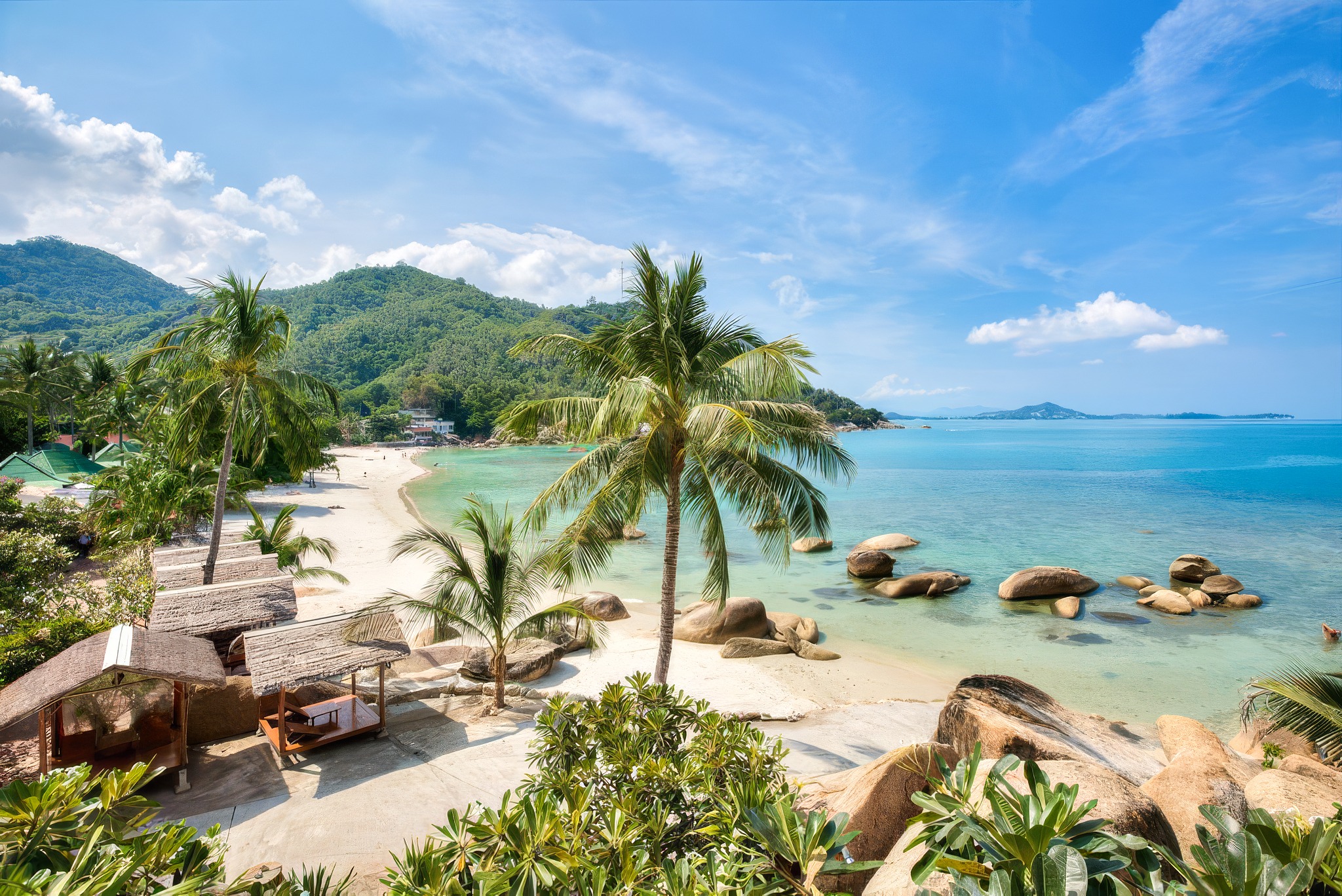 Crystal Bay's white sand and granite boulders, Koh Samui