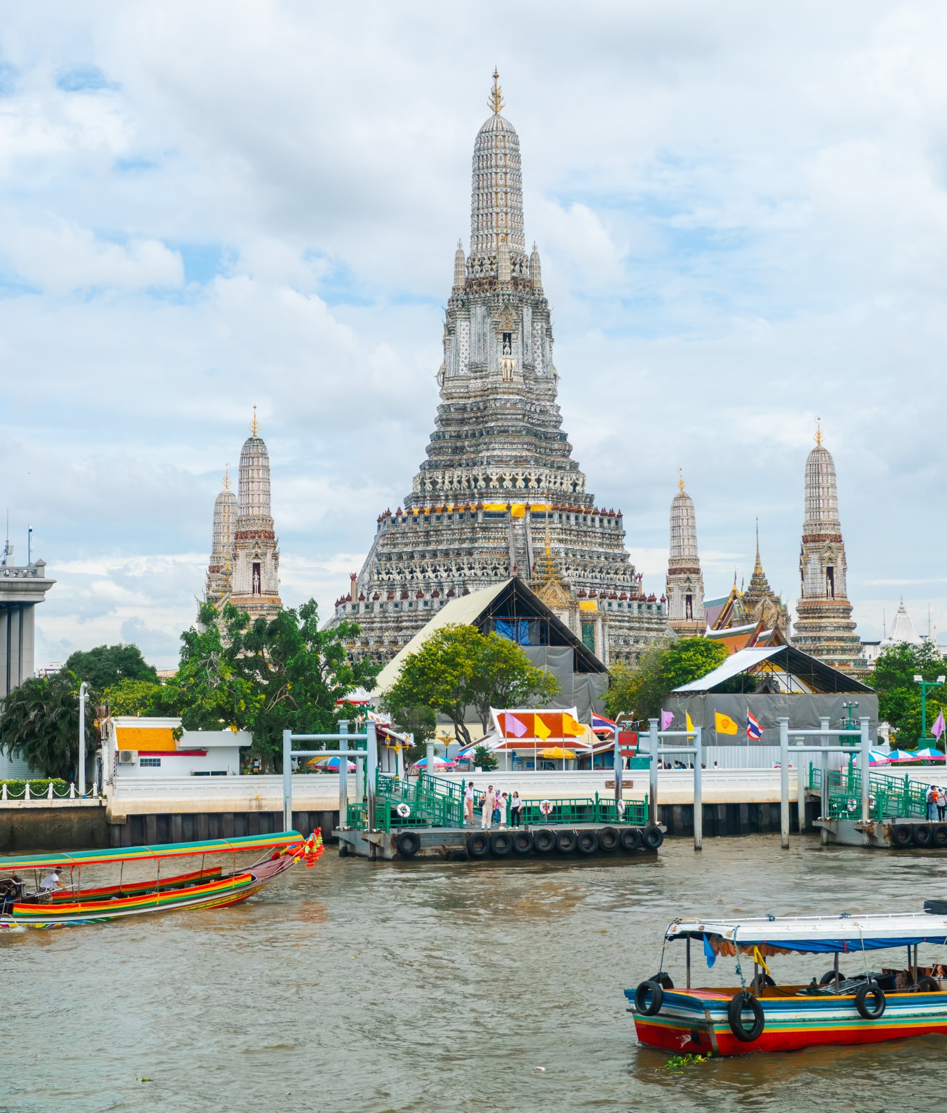 A Quiet Bangkok Bookend